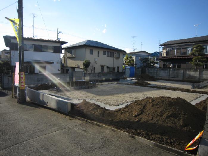 Local photos, including front road. Release and the sunlight is only the number of promised southeast corner lot spacious room happiness should increase local (12 May 2013) Shooting