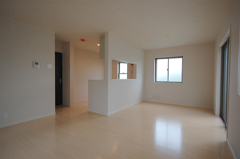 Same specifications photos (living). Same specifications