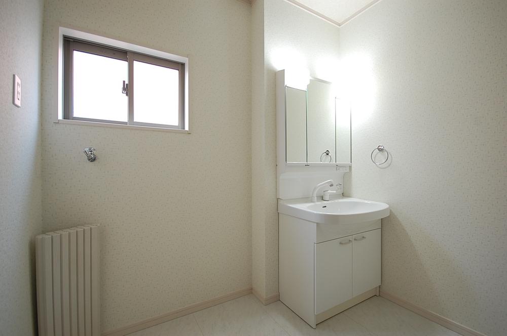 Same specifications photos (Other introspection). Same specifications