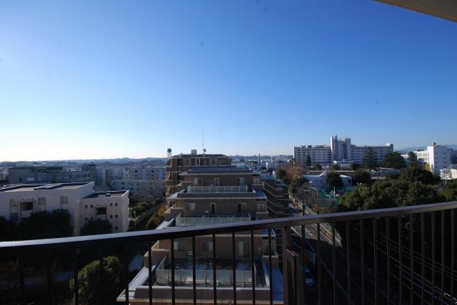 View photos from the dwelling unit. Enjoy the view, which was full of feeling of openness from the top floor