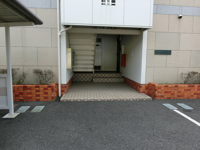 Entrance. Entrance is a space