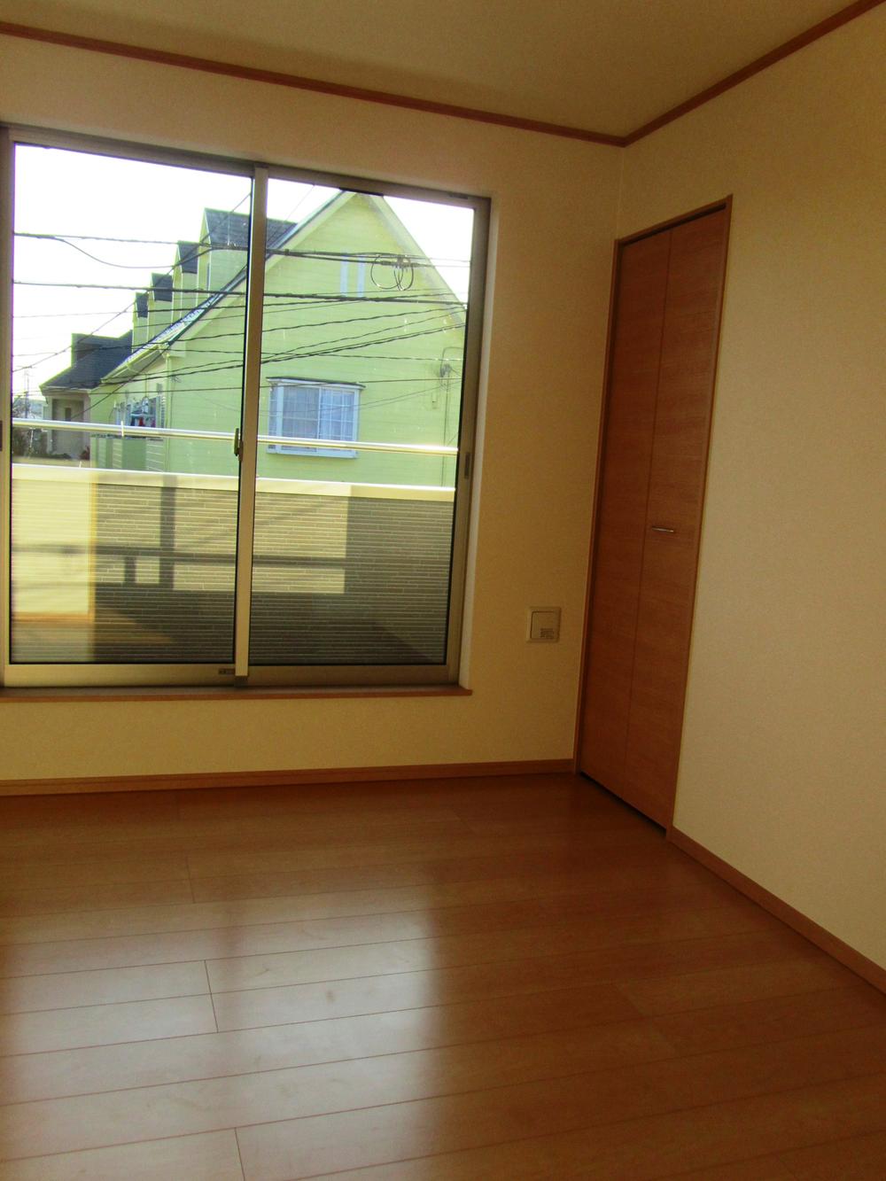 Non-living room. Indoor (12 May 2013) Shooting