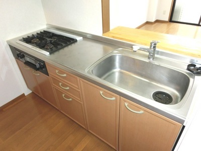 Kitchen. Cooking is Easy with system Kitchen 3-neck