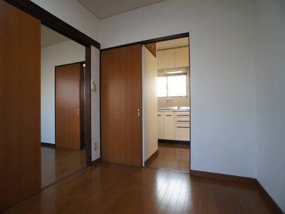 Other room space. Kitami Station, Komae is 2 stops available location Station ☆ 