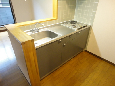 Kitchen. City gas specifications! Hakadori also cooking for with a two-burner stove! !