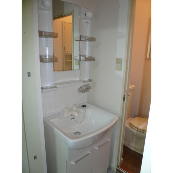 Washroom. Independent wash basin