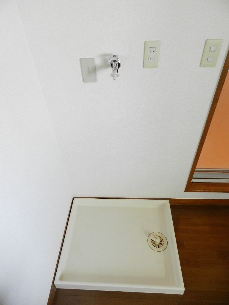 Other room space. Laundry Area