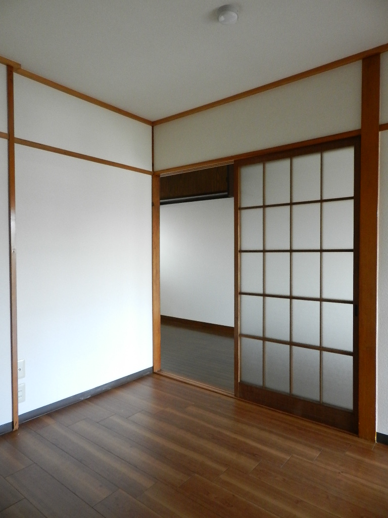 Other room space. Western-style 4.5 Pledge