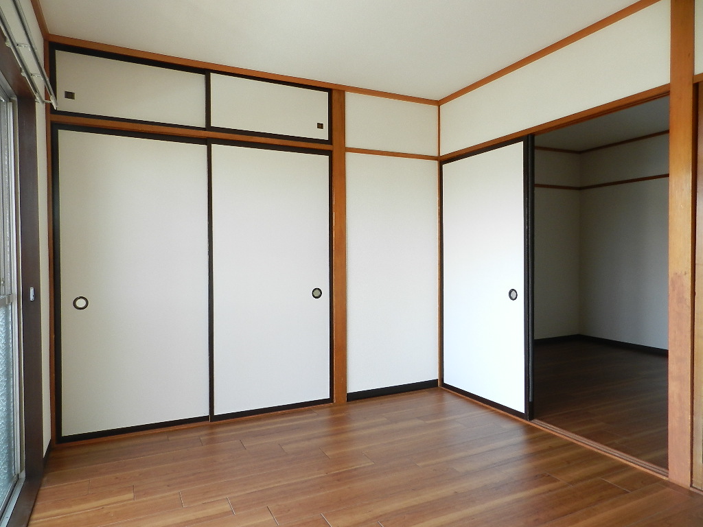 Other room space. Western-style 6 Pledge