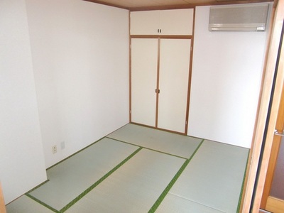 Living and room. It will calm and there is a Japanese-style room