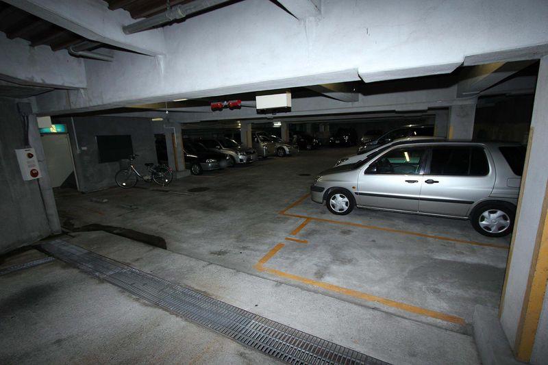 Parking lot. It is strong in there is a parking space security in the basement.
