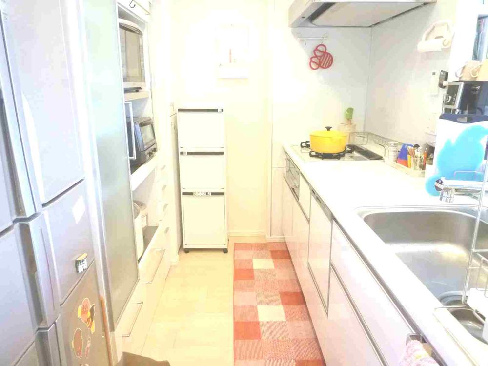 Kitchen. Indoor (July 2013) Shooting