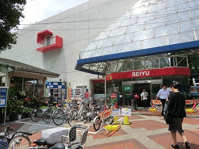 Supermarket. Seiyu Toyocho to the store 775m