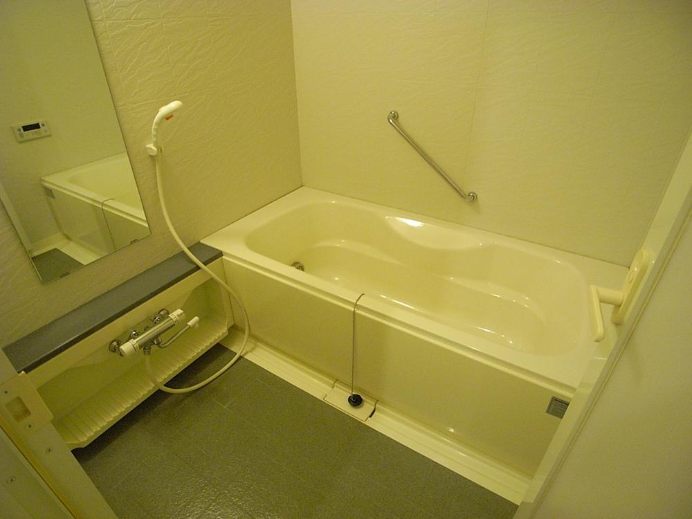 Bathroom. Ventilation dryer ・ Reheating function with high-function bathroom