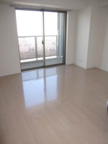 Other room space. Western-style about 8.0 tatami mats with a walk-in closet