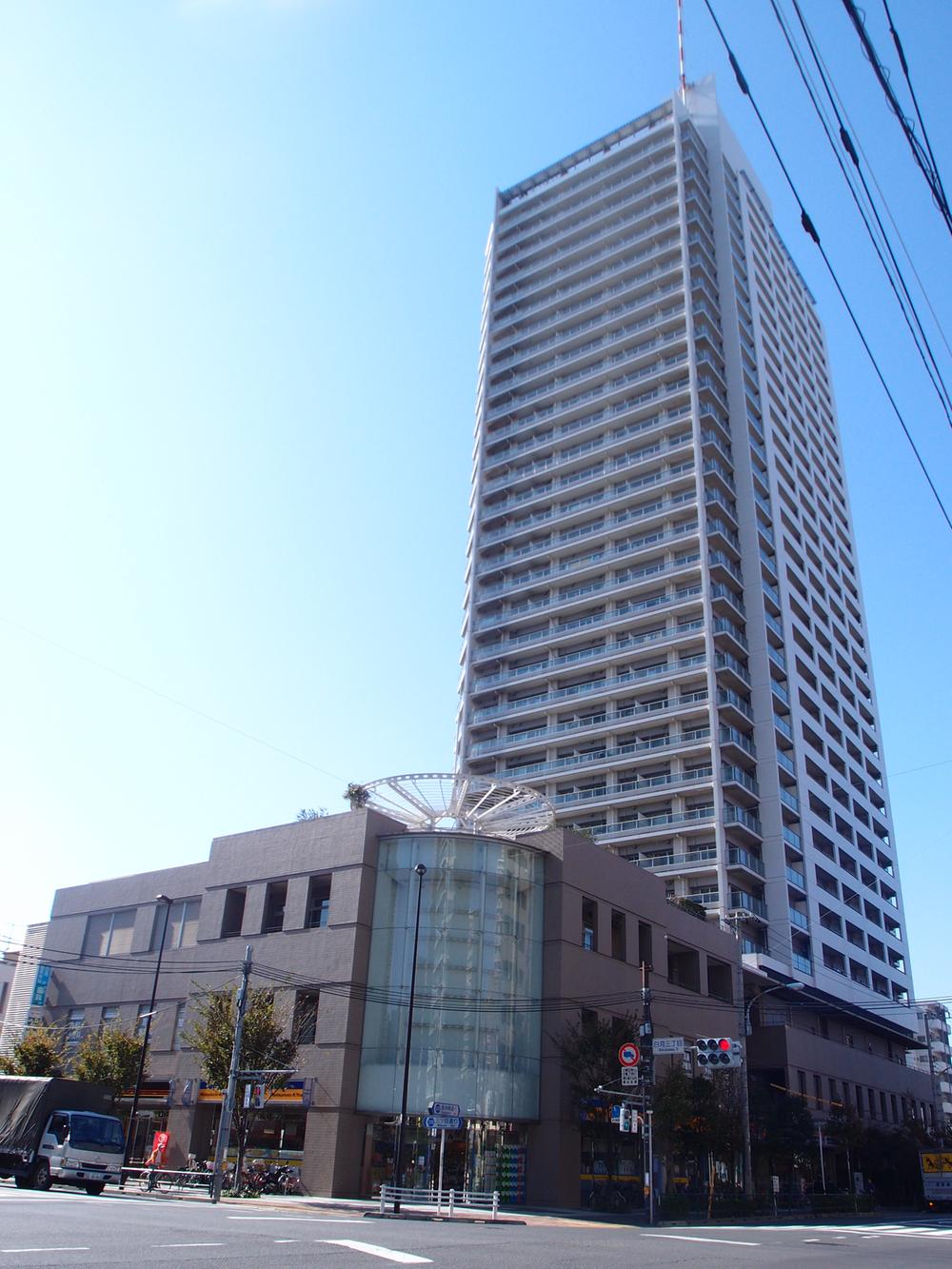 Local appearance photo. Total units 262 units ・ 32-storey tower apartment