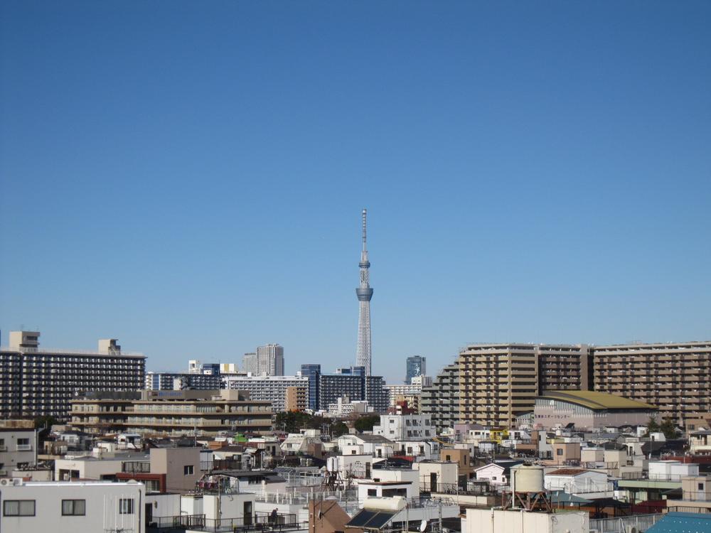 View photos from the dwelling unit. Panoramic views of the Tokyo Sky Tree