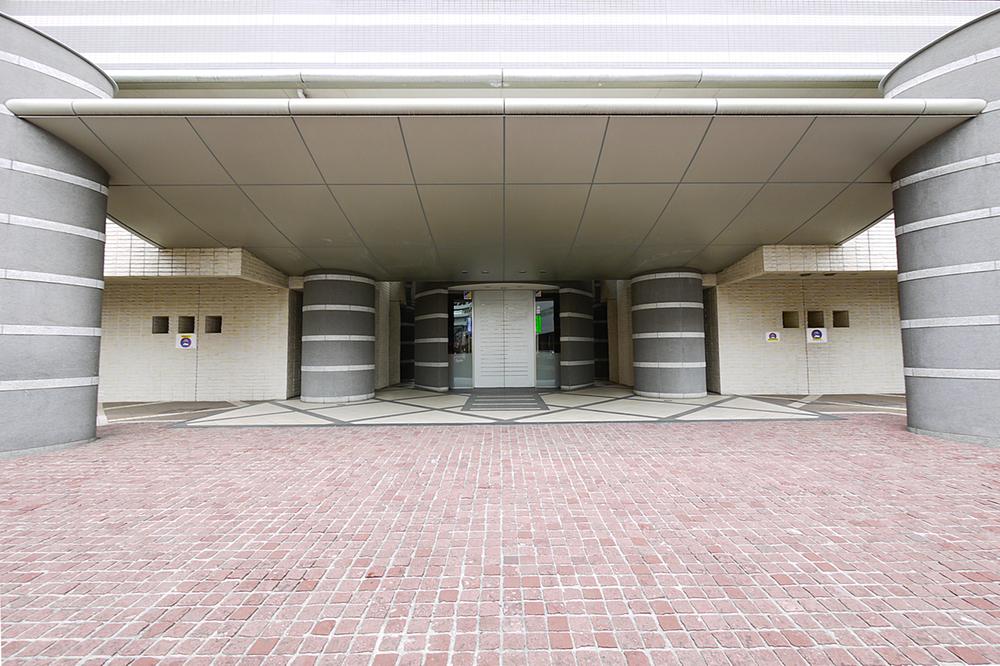 Entrance. Dignified and sublime entrance with a bollard.