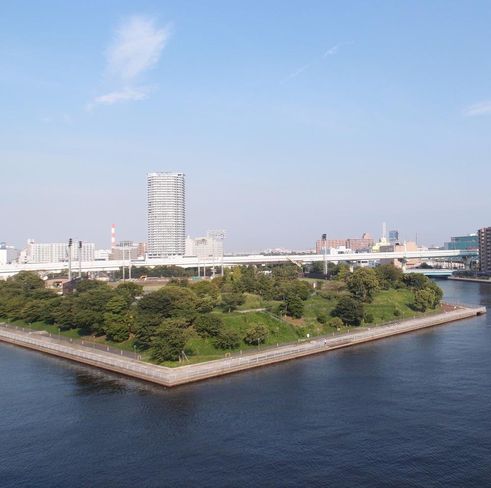 View photos from the dwelling unit. Presence is overlooking the Toyosu canal theme park of fireworks