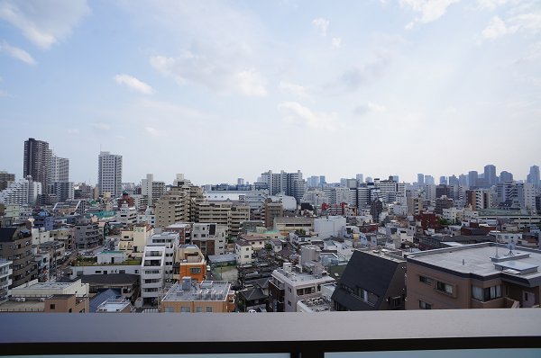 View. South view view good (on the west side are views of the Tokyo Tower from the balcony