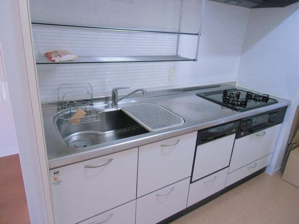 Kitchen.  ■ Dishwasher with a system Kitchen