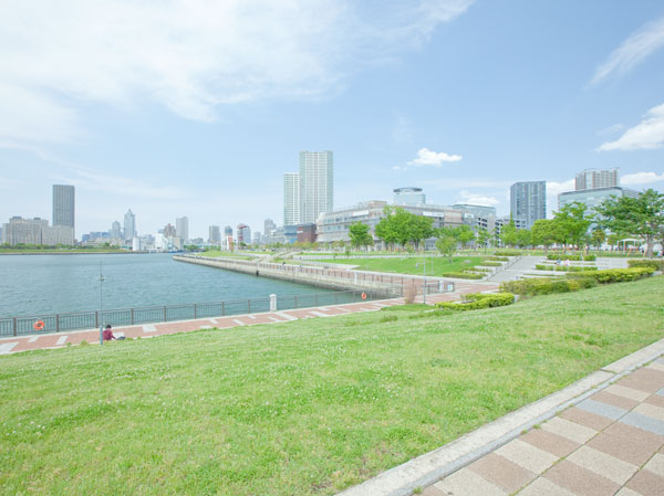 Surrounding environment. Toyosu park (about 1800m ・ 23 minutes walk)