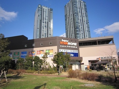 Shopping centre. Viva Home until the (shopping center) 824m