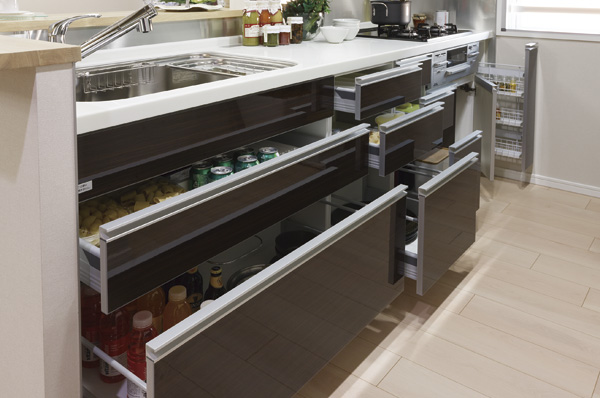 Kitchen which adopted the slide housed, Easy to use, Capacity-rich storage capacity