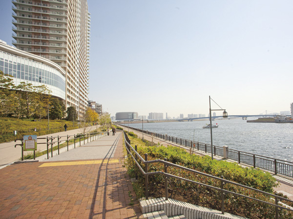 Other. Harumi Bridge park to verge of Tokyo Bay (about 2400m). "Urban Dock LaLaport Toyosu", etc. and integrally developed marine park