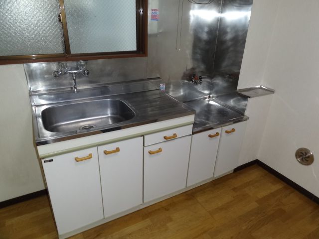 Kitchen. Gas stove is installed Friendly Kitchen