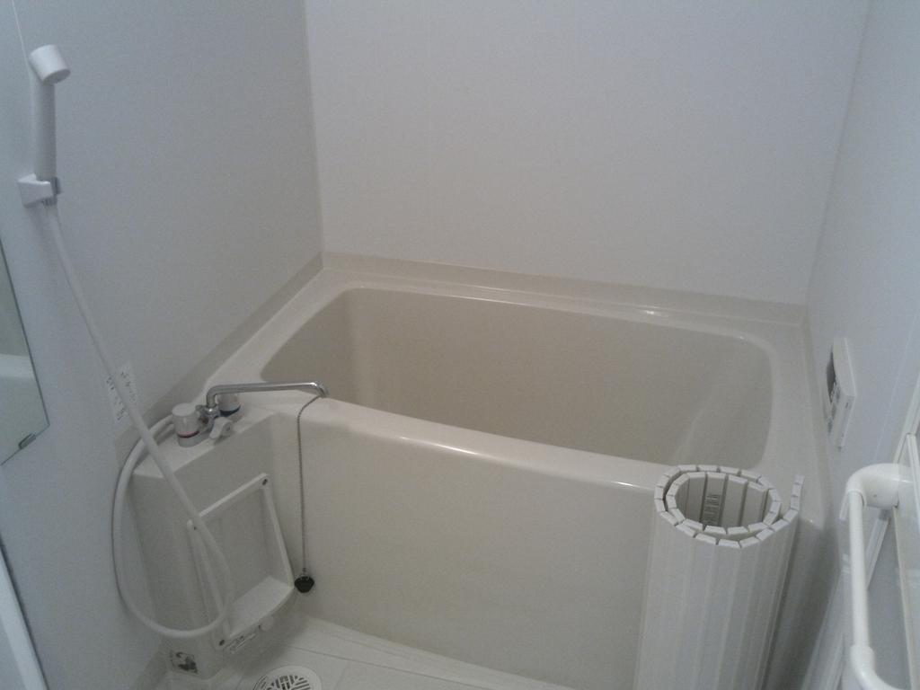 Bath. With bathroom dryer