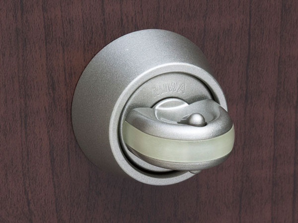 Security.  [Crime prevention thumb turn] In order to prevent the intrusion of Turn the unlocking knob using wire, etc., It has adopted a crime prevention thumb turn to the front door. (Same specifications)