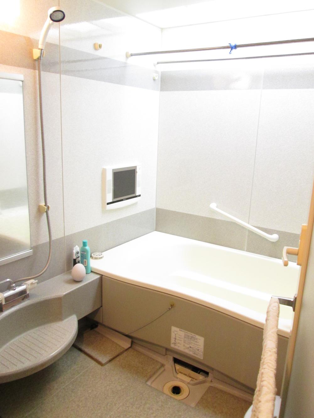 Bathroom. 1620 size Bathroom with TV Full Otobasu