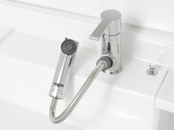Bathing-wash room.  [Nozzle drawer faucet] Modern design of the all-plated finish. Easy-to-use nozzle pull-out.