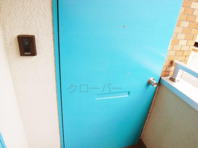 Other common areas. Entrance door