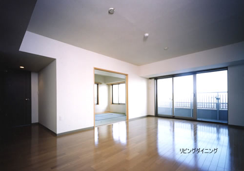 Living and room. 24 hours super close Riverside key money ・ Renewal fee 0 zero 0 zero