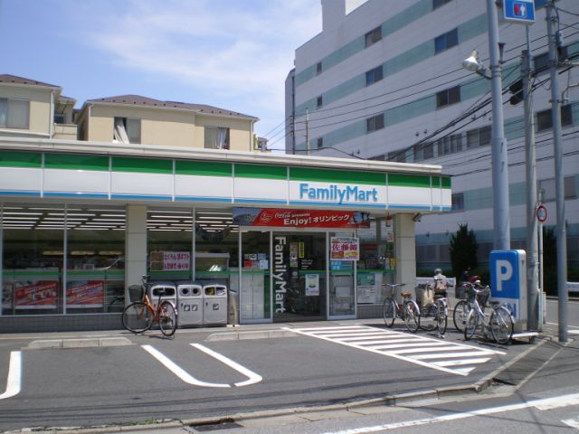 Convenience store. 90m to Family Mart (convenience store)