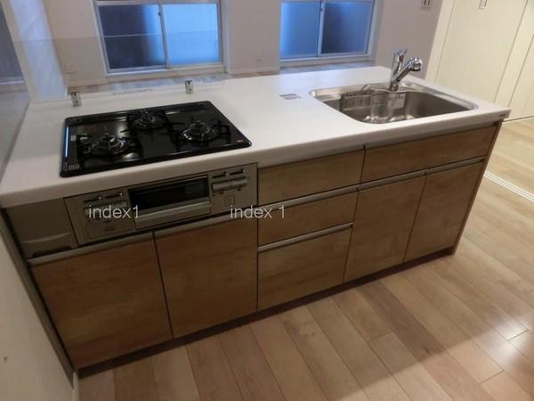 Kitchen. Also established a spacious kitchen work space