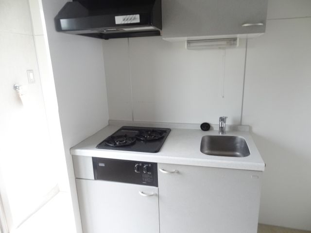 Kitchen. 2-neck with gas stove