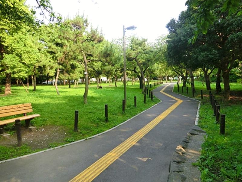 park. Minamisuna 647m to Third Street Park
