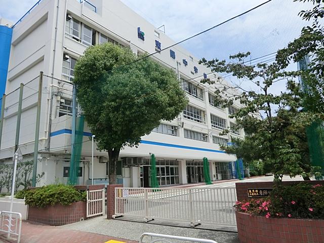 Junior high school. 477m to Koto Ward Toyo Junior High School