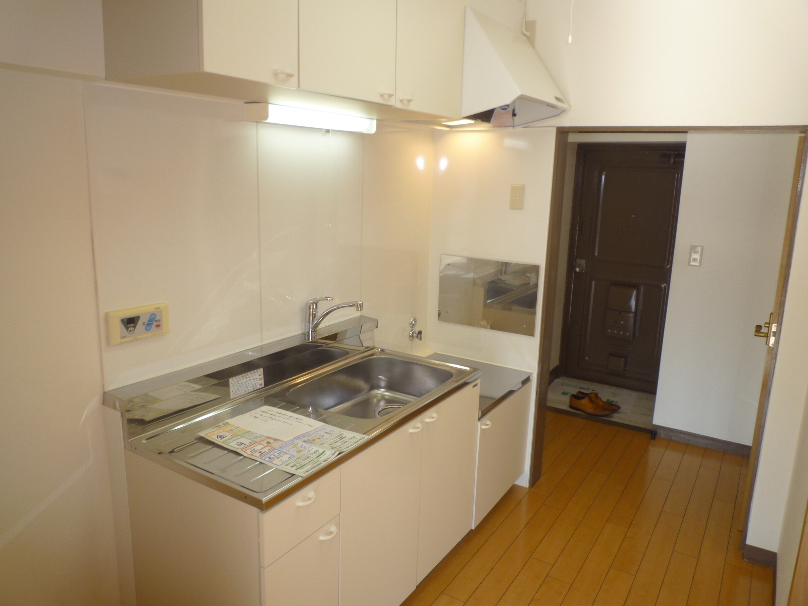 Kitchen. Gas stove installation Allowed