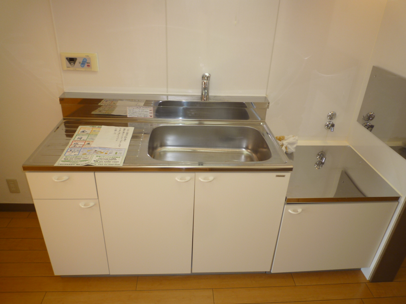 Kitchen. Gas stove installation Allowed