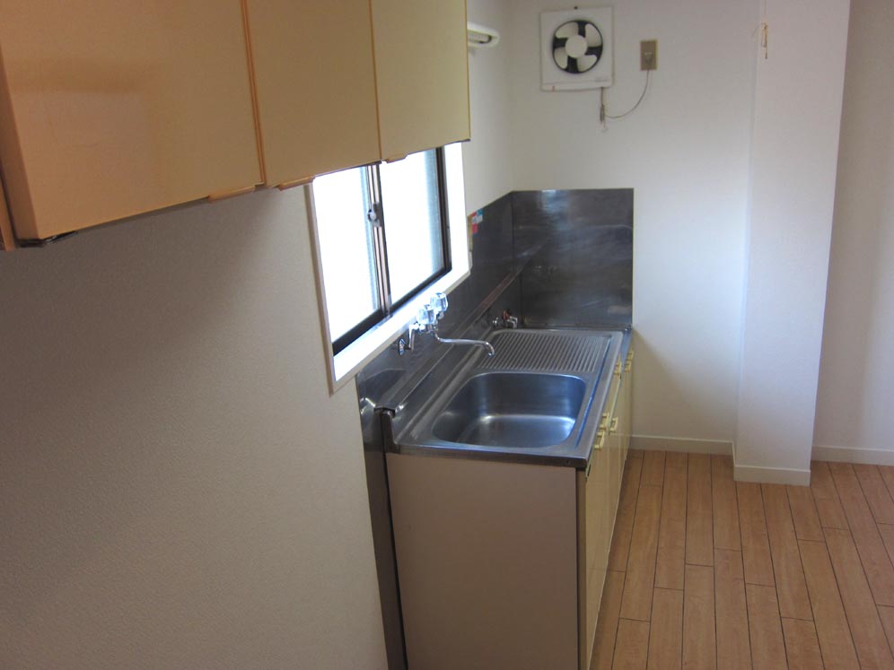 Kitchen. From the front door