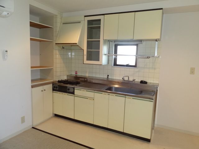 Kitchen. Gas stove installed Friendly Kitchen