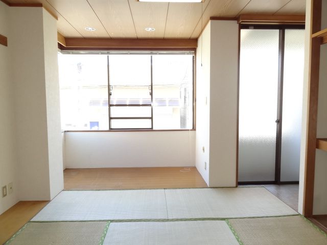 Living and room. Is a Japanese-style room