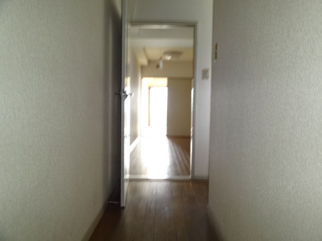 Living and room. Corridor.