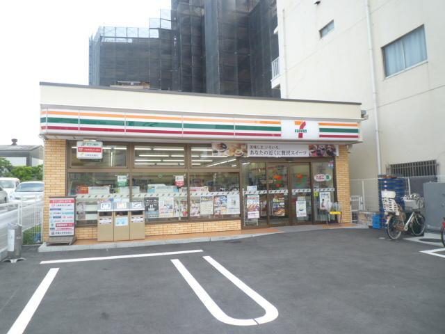 Convenience store. Seven-Eleven 7-chome up (convenience store) 430m