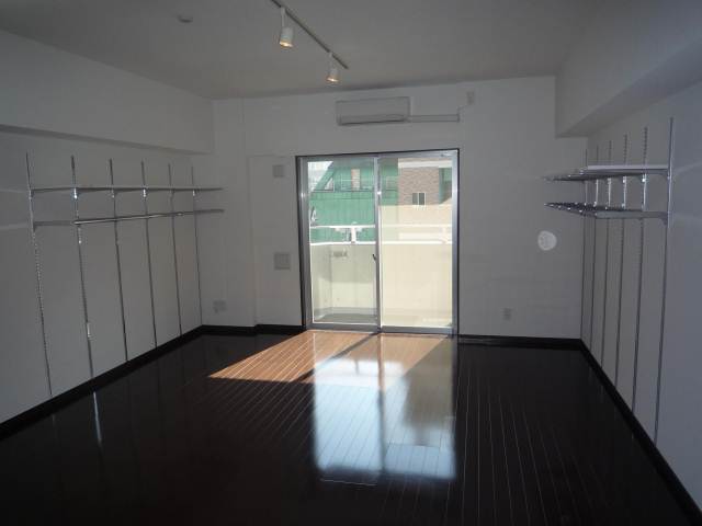 Living and room. ※ The photograph is an image.