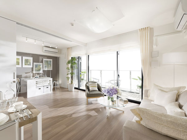 Room and equipment. All units waterfront facing airy plan. Breathe the light and wind, Comfortable living starts from here.  ※ Published photograph of which was the model room (B1 type) shooting (12 May 2011), furniture ・ Furniture etc. option specification is not included in the sale price.